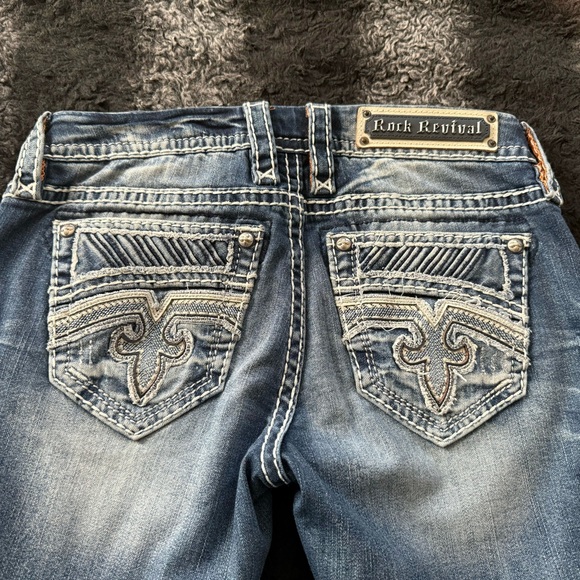 Two pairs of almost like new Rock Revival skinny jeans size 27 inseam 31. - Picture 2 of 9